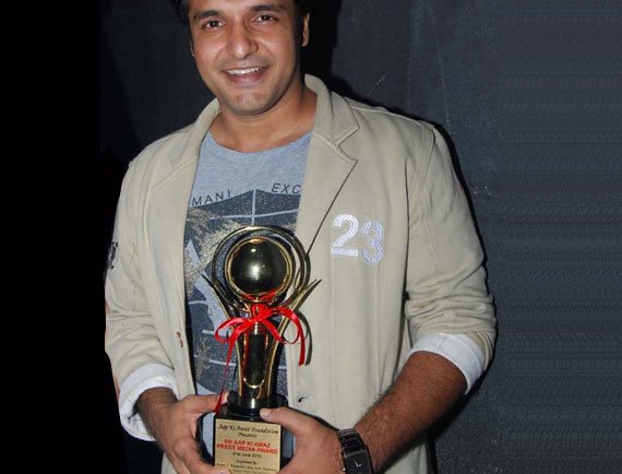 Vinay Anand Receives the Best Achievement Award