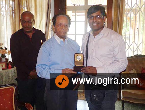 Manoj Bhawuk Awarded by Sir Anerood Jugnauth, the former Prime Minister and President of the Republic of Mauritius.